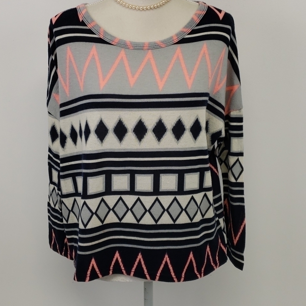 LOVE Republic Geometric Design Long Sleeve Top
